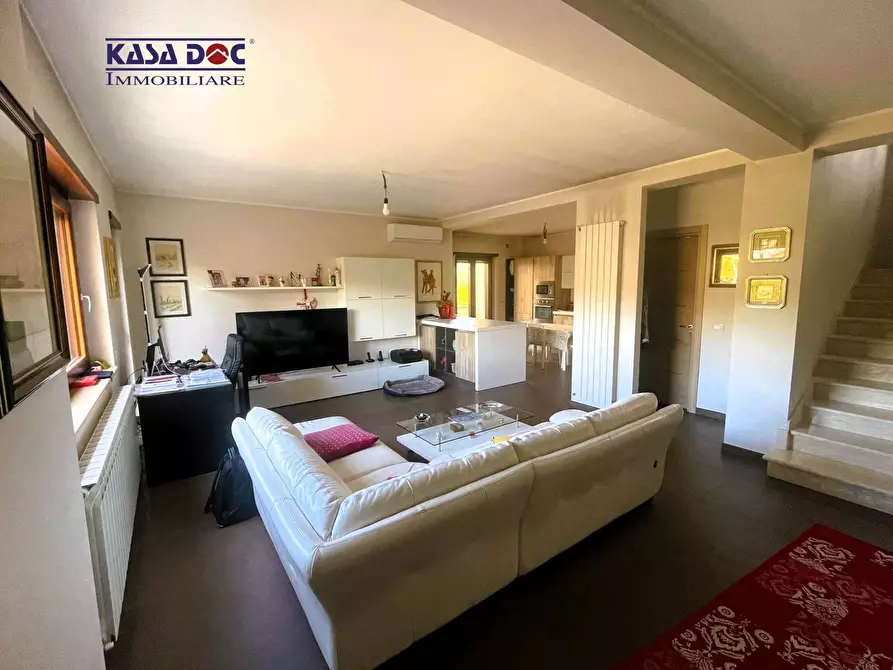 Immagine 2 di Villa in vendita  in Viale Fiume Busento a Catanzaro