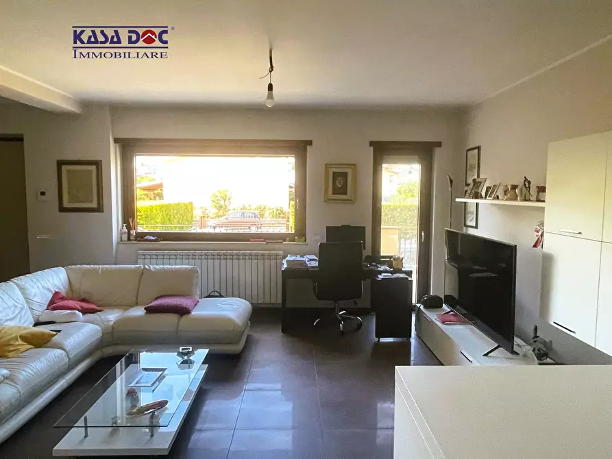 Immagine 3 di Villa in vendita  in Viale Fiume Busento a Catanzaro