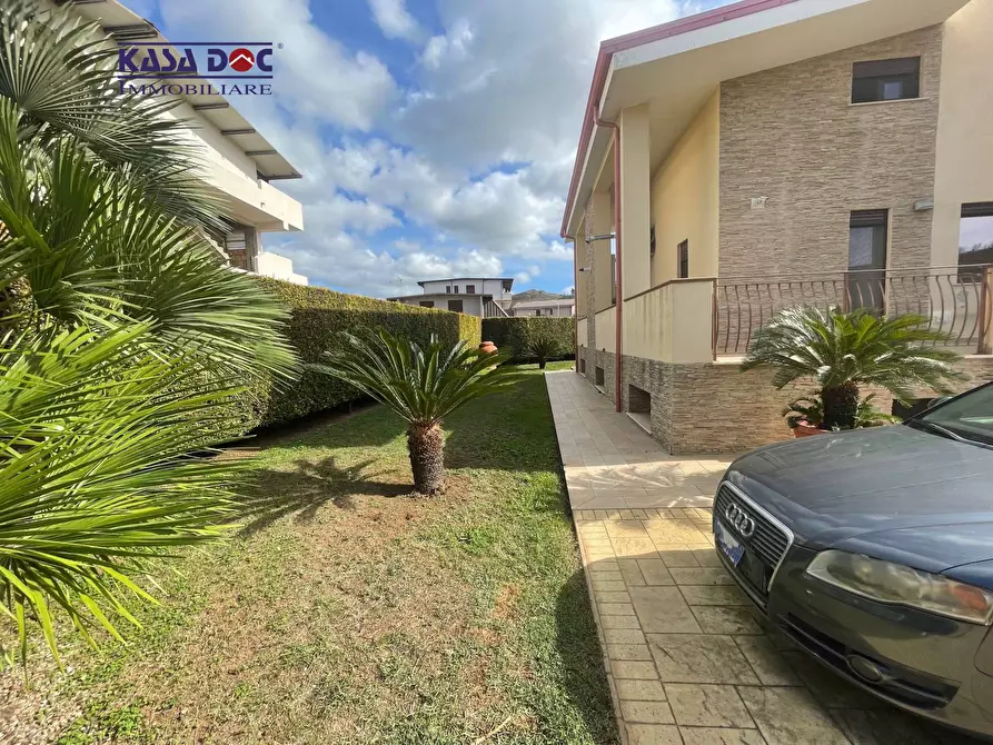 Immagine 24 di Villa in vendita  in Viale Fiume Busento a Catanzaro