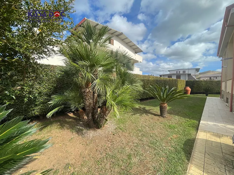 Immagine 27 di Villa in vendita  in Viale Fiume Busento a Catanzaro