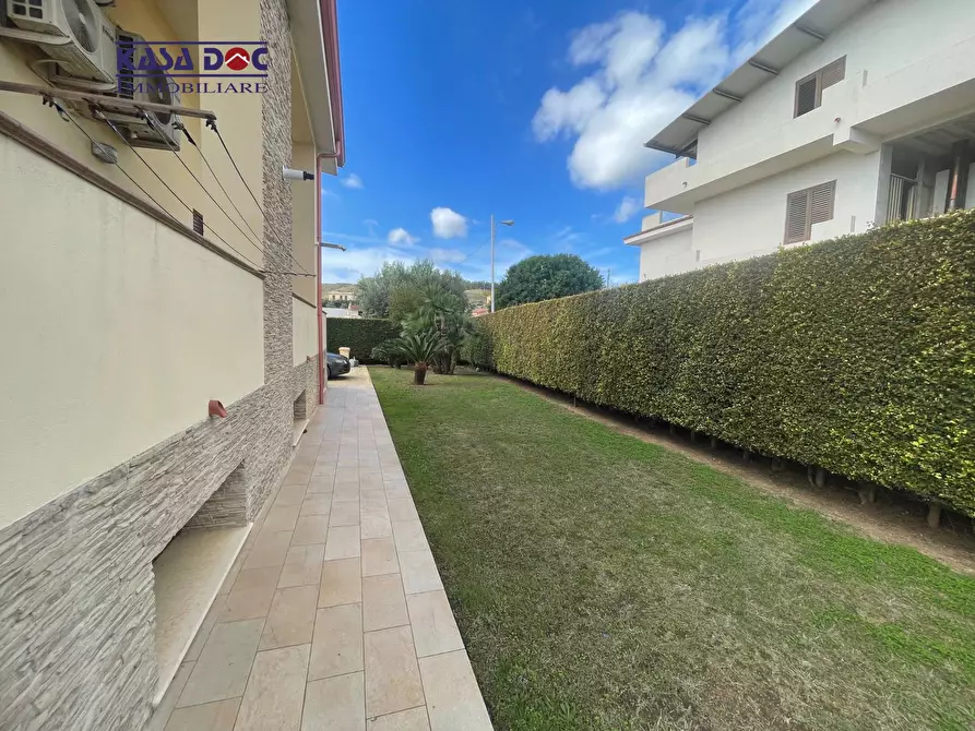 Immagine 28 di Villa in vendita  in Viale Fiume Busento a Catanzaro