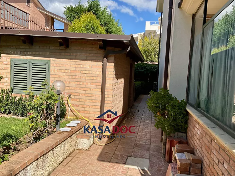 Immagine 4 di Villa in vendita  in Via Lenza a Catanzaro