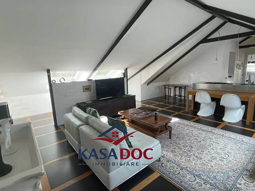 Immagine 1 di Appartamento in vendita  in Via Francesco Acri a Catanzaro