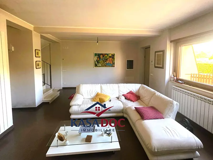 Immagine 2 di Villa in vendita  in Viale Fiume Busento a Catanzaro