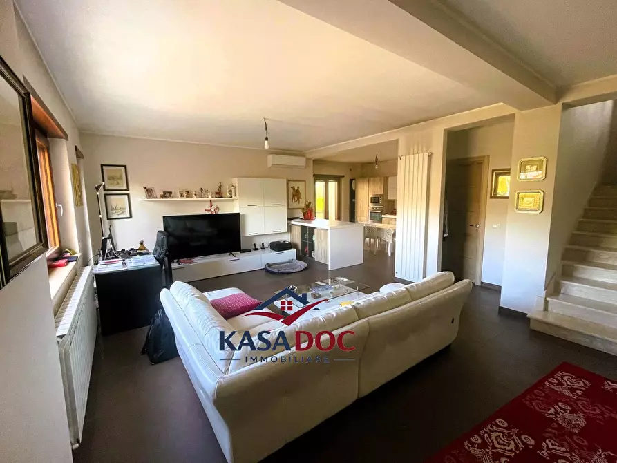 Immagine 3 di Villa in vendita  in Viale Fiume Busento a Catanzaro