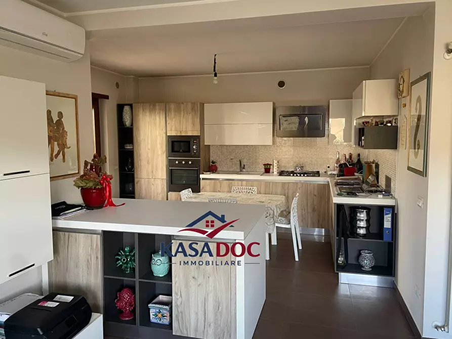 Immagine 6 di Villa in vendita  in Viale Fiume Busento a Catanzaro