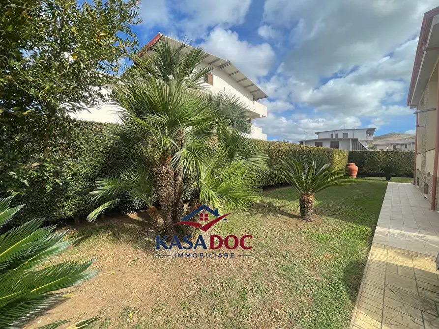 Immagine 27 di Villa in vendita  in Viale Fiume Busento a Catanzaro