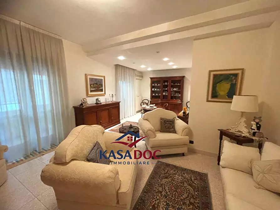 Immagine 2 di Appartamento in vendita  in Via Giuseppe Schiavi a Catanzaro