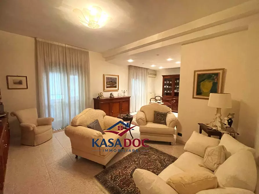 Immagine 3 di Appartamento in vendita  in Via Giuseppe Schiavi a Catanzaro