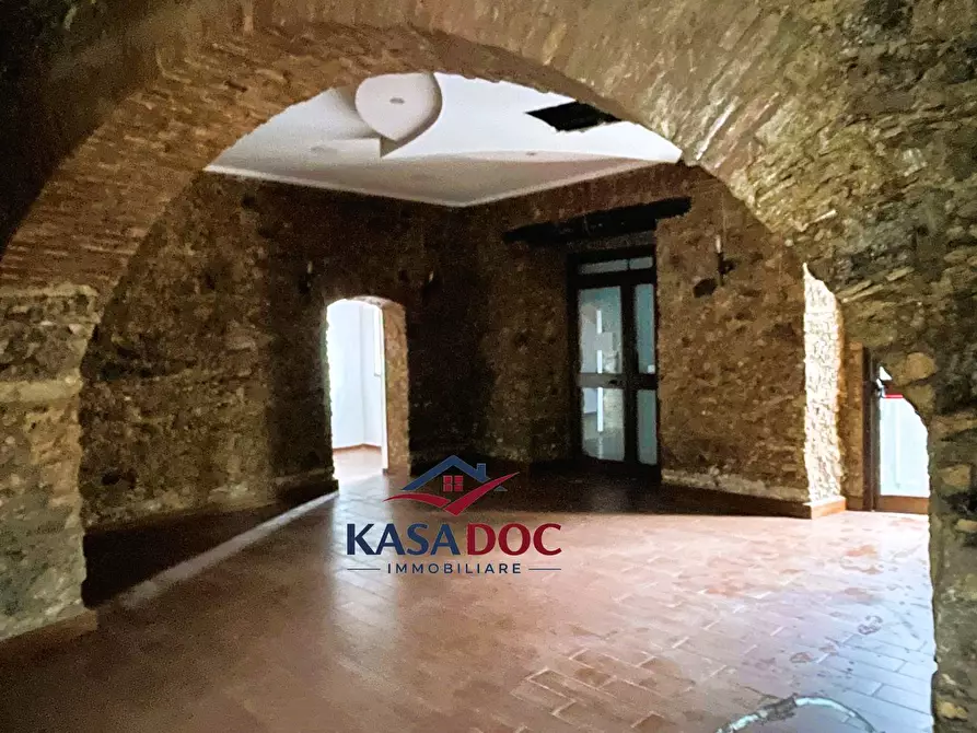 Immagine 22 di Appartamento in vendita  in Piazza Giacomo Matteotti a Amaroni