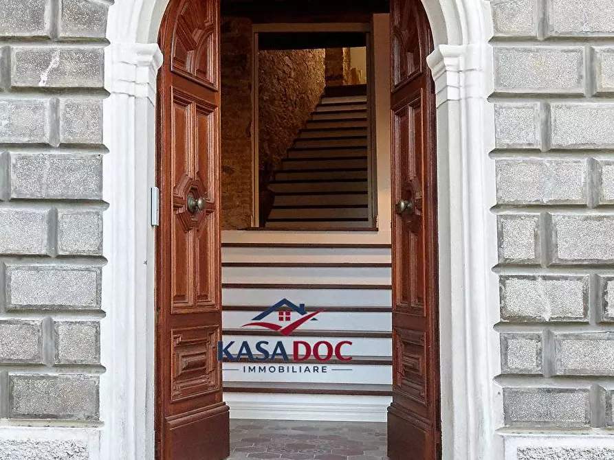 Immagine 26 di Appartamento in vendita  in Piazza Giacomo Matteotti a Amaroni