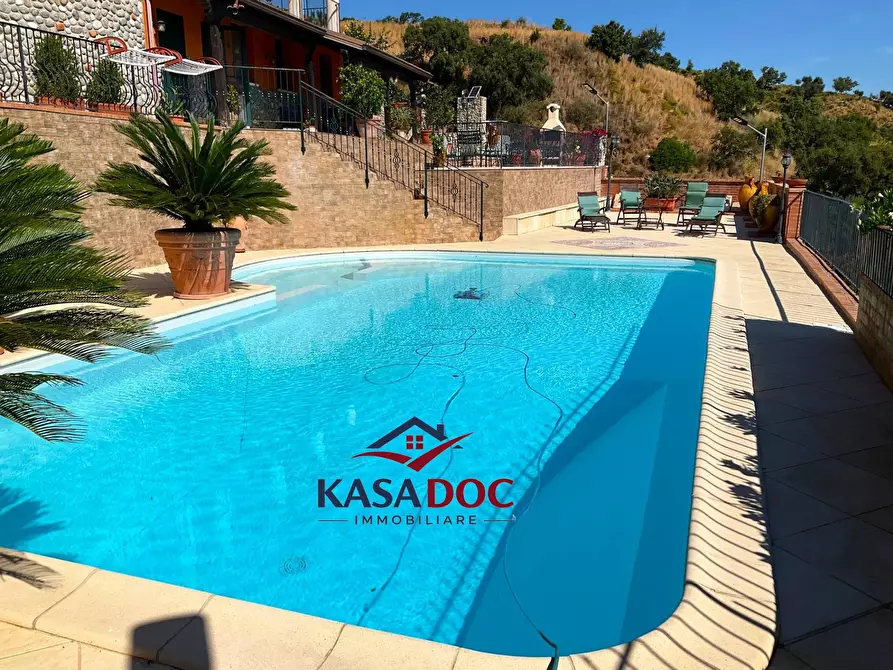 Immagine 1 di Villa in vendita  in Via M. A. Cassiodoro a Catanzaro