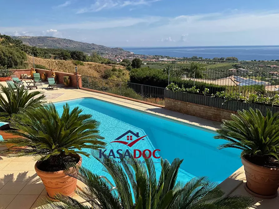 Immagine 6 di Villa in vendita  in Via M. A. Cassiodoro a Catanzaro