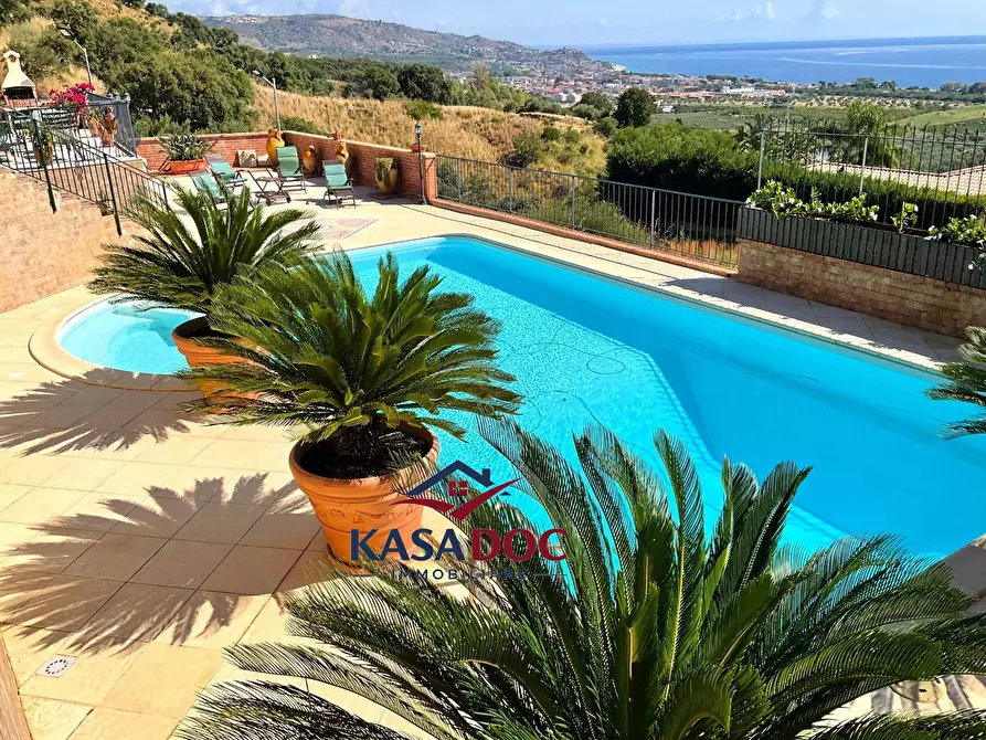 Immagine 7 di Villa in vendita  in Via M. A. Cassiodoro a Catanzaro