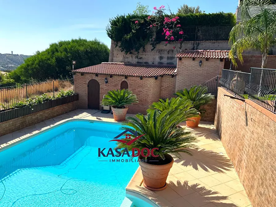 Immagine 10 di Villa in vendita  in Via M. A. Cassiodoro a Catanzaro