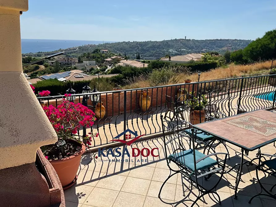 Immagine 14 di Villa in vendita  in Via M. A. Cassiodoro a Catanzaro