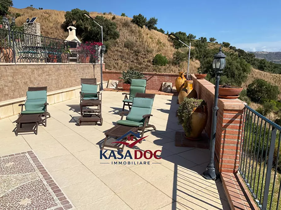 Immagine 15 di Villa in vendita  in Via M. A. Cassiodoro a Catanzaro