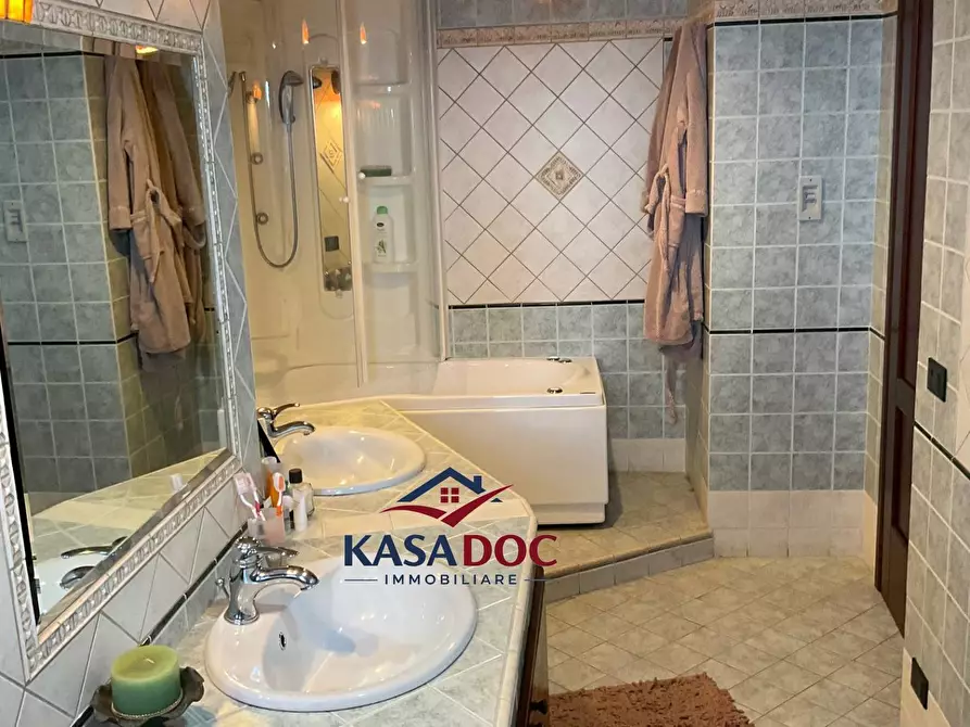 Immagine 25 di Villa in vendita  in Via M. A. Cassiodoro a Catanzaro