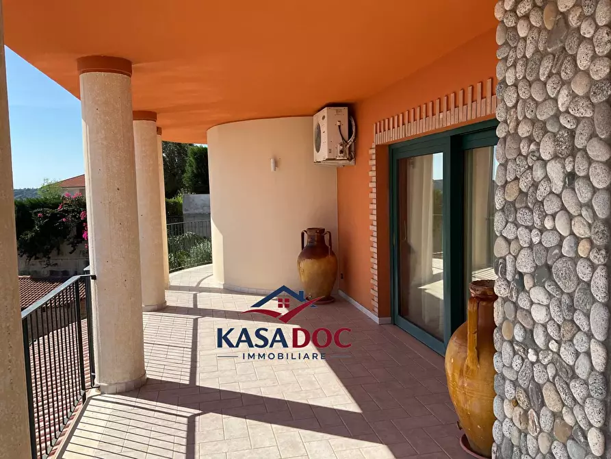 Immagine 35 di Villa in vendita  in Via M. A. Cassiodoro a Catanzaro