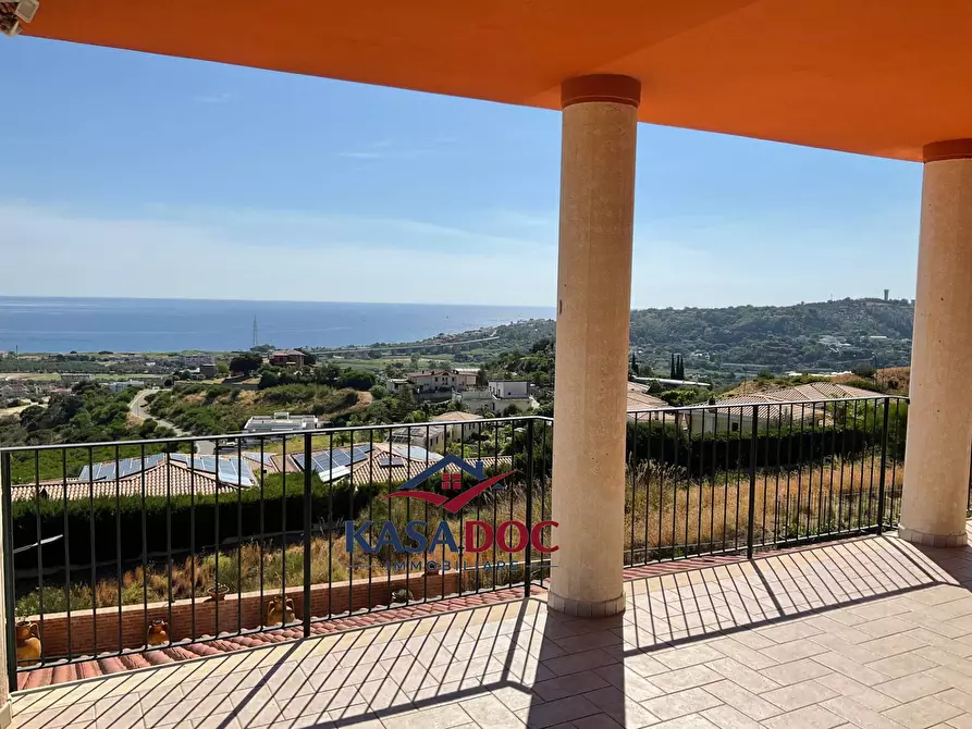 Immagine 36 di Villa in vendita  in Via M. A. Cassiodoro a Catanzaro