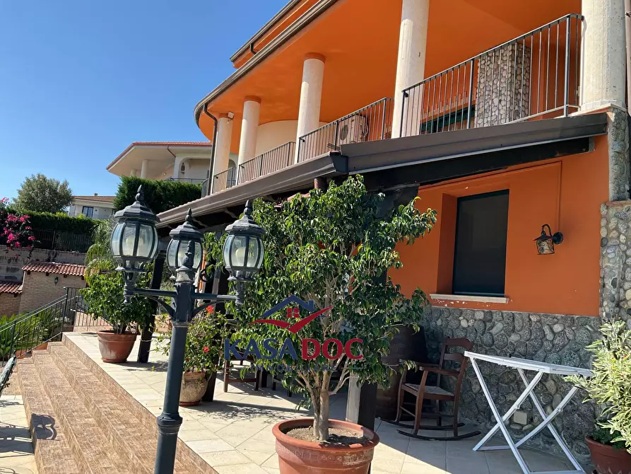 Immagine 54 di Villa in vendita  in Via M. A. Cassiodoro a Catanzaro