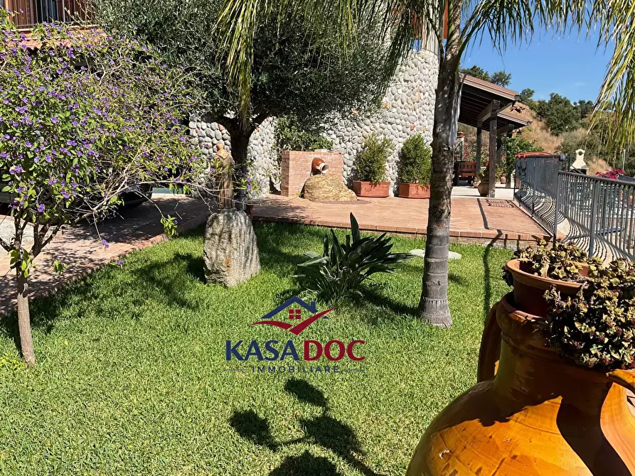 Immagine 55 di Villa in vendita  in Via M. A. Cassiodoro a Catanzaro