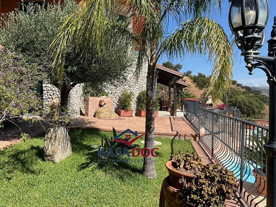 Immagine 56 di Villa in vendita  in Via M. A. Cassiodoro a Catanzaro