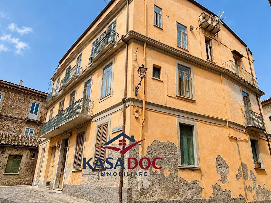 Immagine 4 di Palazzo in vendita  in Largo Piano Grande a Catanzaro