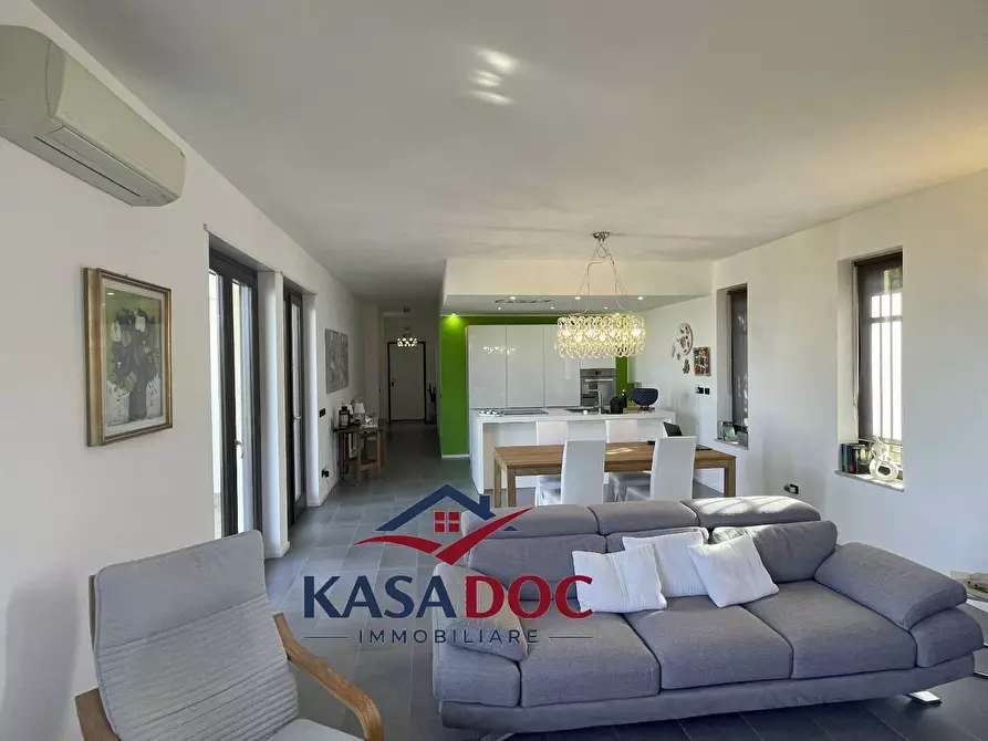 Immagine 17 di Villa in vendita  in Via M. A. Cassiodoro a Soverato