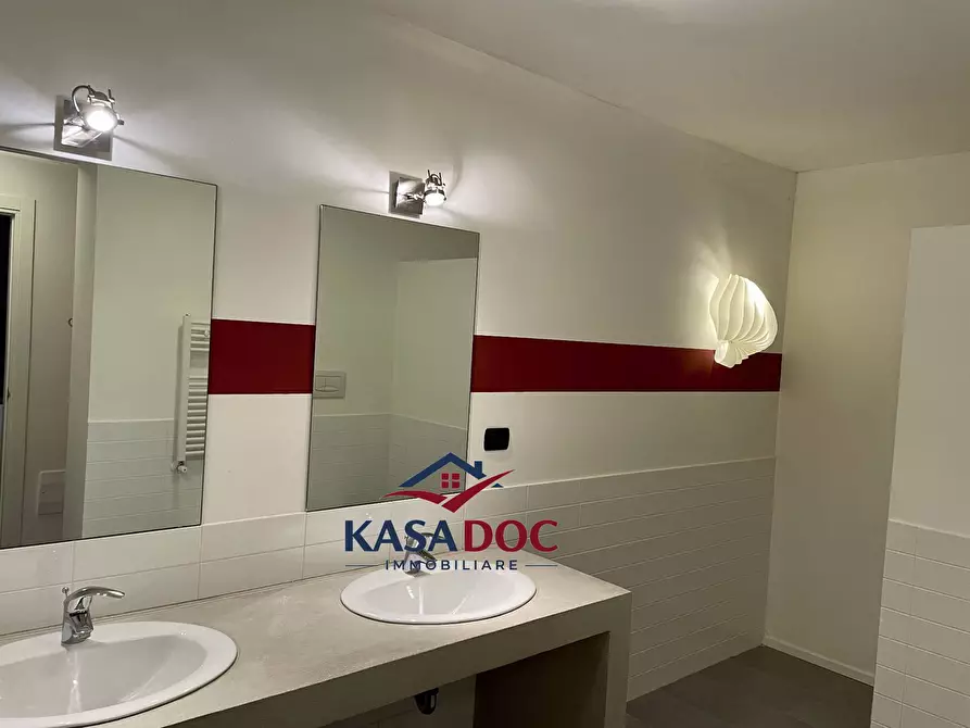 Immagine 27 di Villa in vendita  in Via M. A. Cassiodoro a Soverato