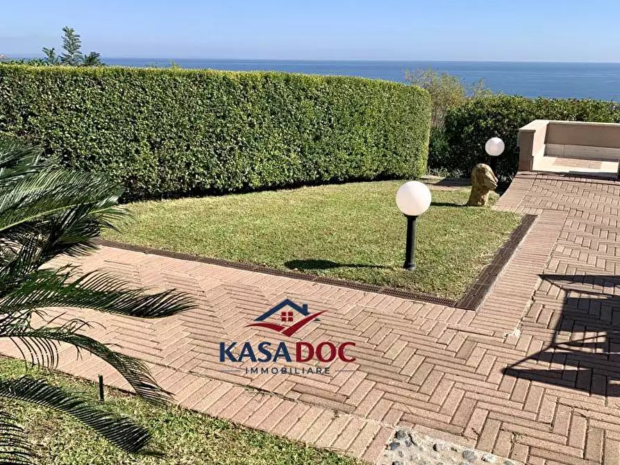 Immagine 6 di Villa in vendita  in Via M. A. Cassiodoro a Soverato
