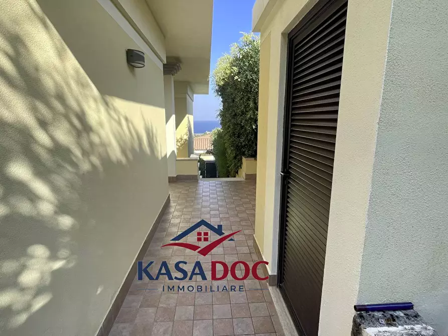 Immagine 34 di Villa in vendita  in Via M. A. Cassiodoro a Soverato