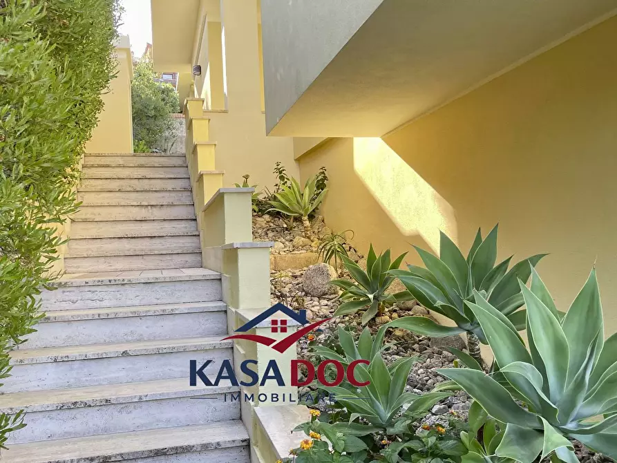 Immagine 38 di Villa in vendita  in Via M. A. Cassiodoro a Soverato
