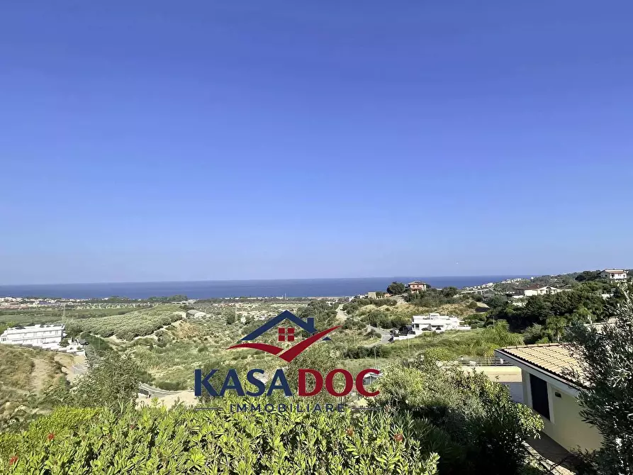 Immagine 40 di Villa in vendita  in Via M. A. Cassiodoro a Soverato