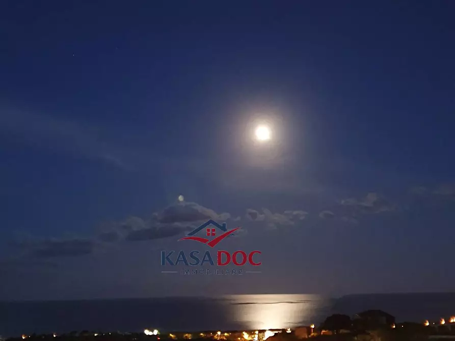 Immagine 43 di Villa in vendita  in Via M. A. Cassiodoro a Soverato