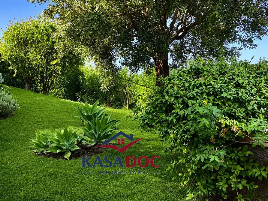Immagine 39 di Villa in vendita  in Via M. A. Cassiodoro a Soverato