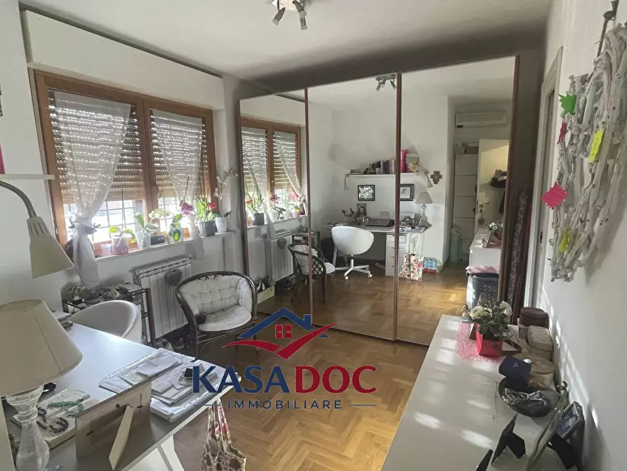 Immagine 5 di Appartamento in vendita  in Via Giorgio Iannicelli a Roma