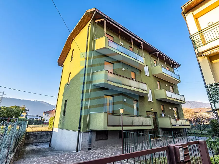 Immagine 1 di Appartamento in vendita  in Via Tre Venezie 18 a Alzano Lombardo