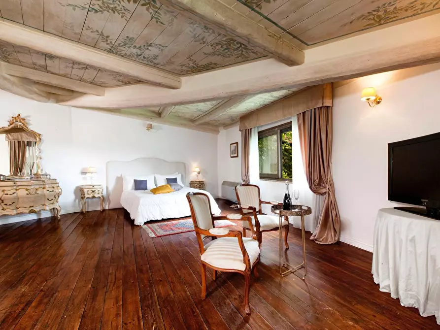 Immagine 9 di Villa in affitto  in Via Dei Due Ponti a Roma