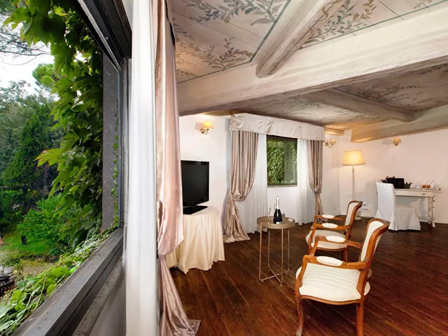 Immagine 10 di Villa in affitto  in Via Dei Due Ponti a Roma