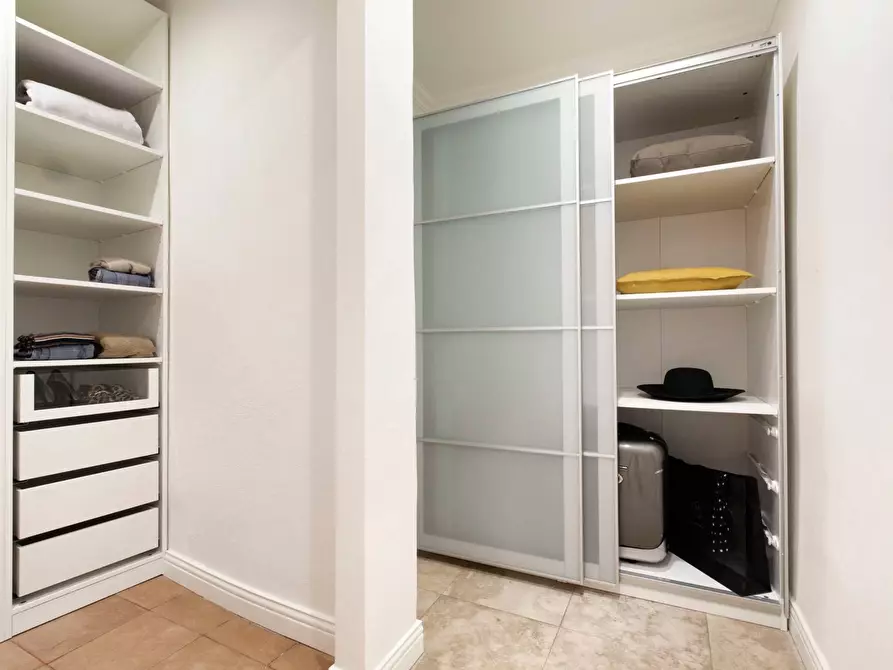 Immagine 13 di Villa in affitto  in Via Dei Due Ponti a Roma