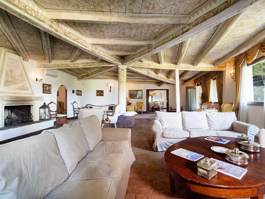 Immagine 22 di Villa in affitto  in Via Dei Due Ponti a Roma