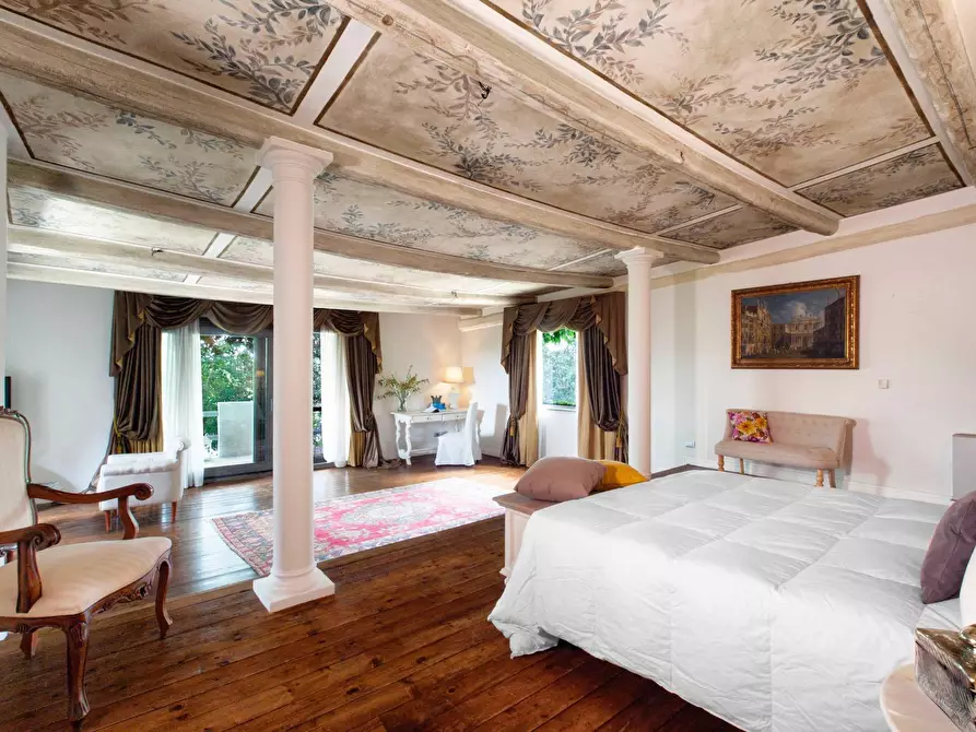 Immagine 23 di Villa in affitto  in Via Dei Due Ponti a Roma