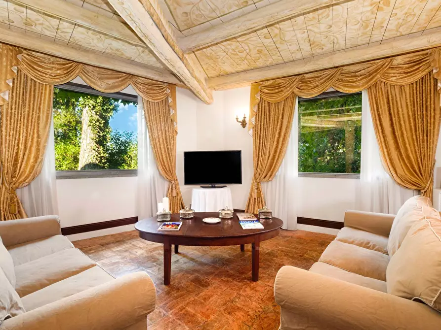 Immagine 5 di Villa in affitto  in Via Dei Due Ponti a Roma