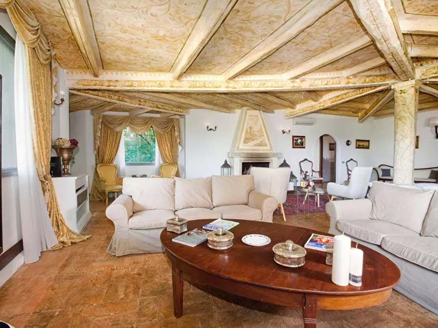 Immagine 4 di Villa in affitto  in Via Dei Due Ponti a Roma