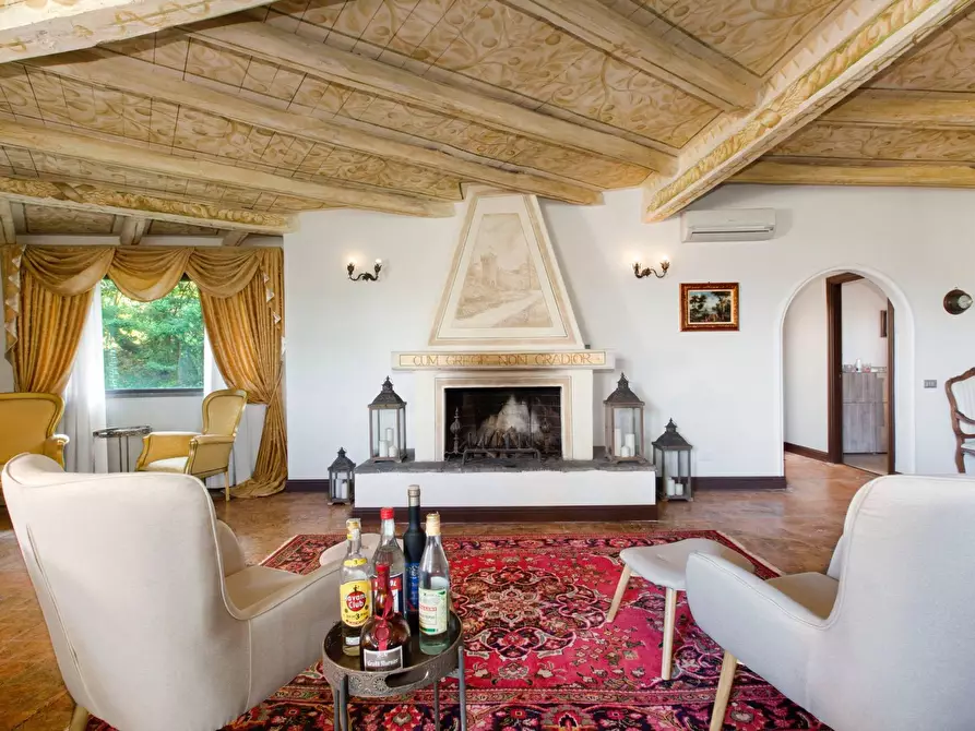 Immagine 2 di Villa in affitto  in Via Dei Due Ponti a Roma