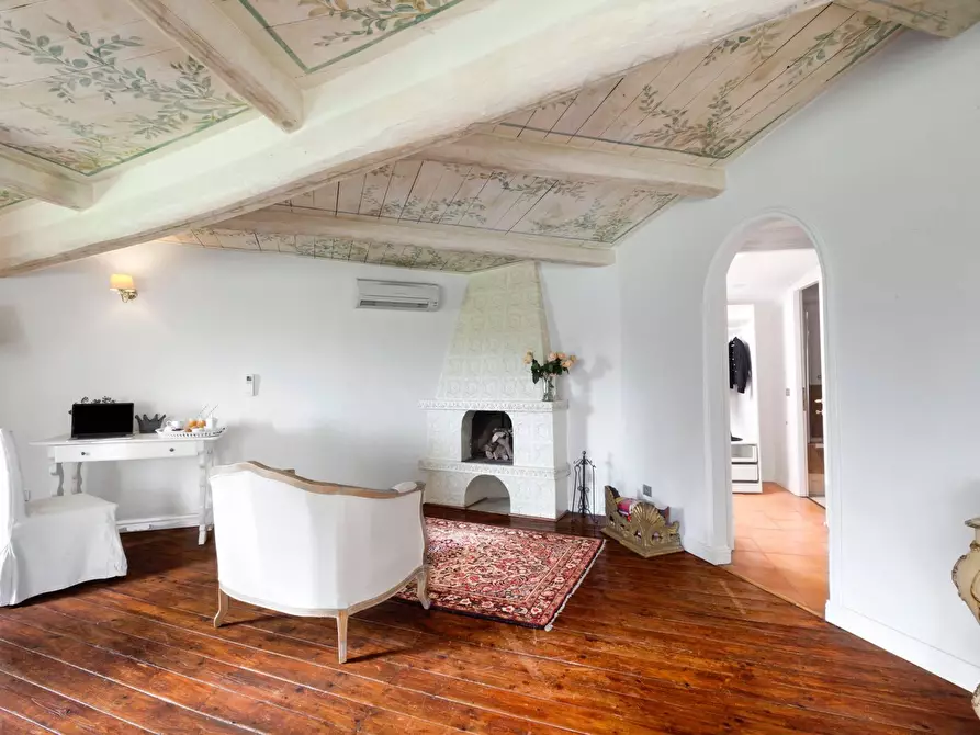 Immagine 43 di Villa in affitto  in Via Dei Due Ponti a Roma