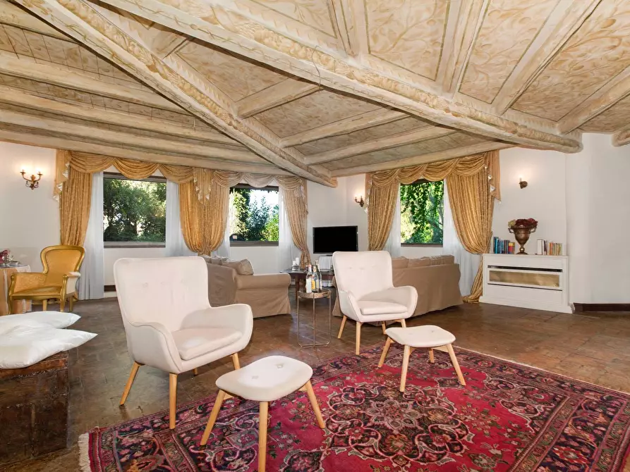 Immagine 48 di Villa in affitto  in Via Dei Due Ponti a Roma