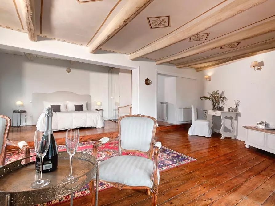 Immagine 49 di Villa in affitto  in Via Dei Due Ponti a Roma