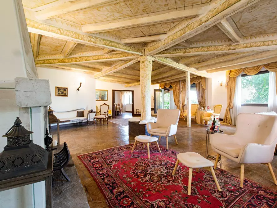 Immagine 52 di Villa in affitto  in Via Dei Due Ponti a Roma